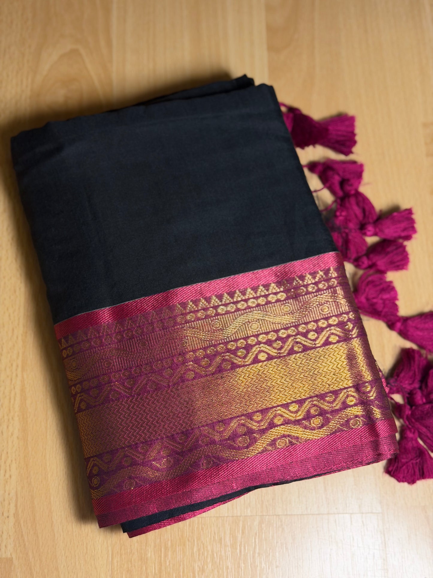 Black and pink boarder Mul Cotton Saree
