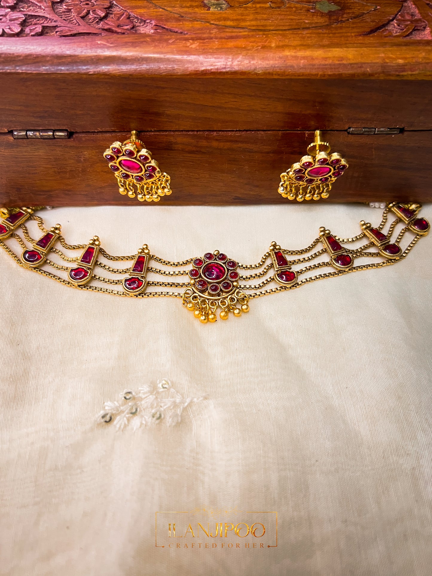 Ruby choker